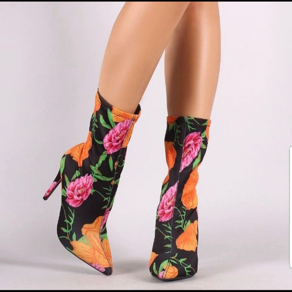 Anne Michelle Sock Booties
